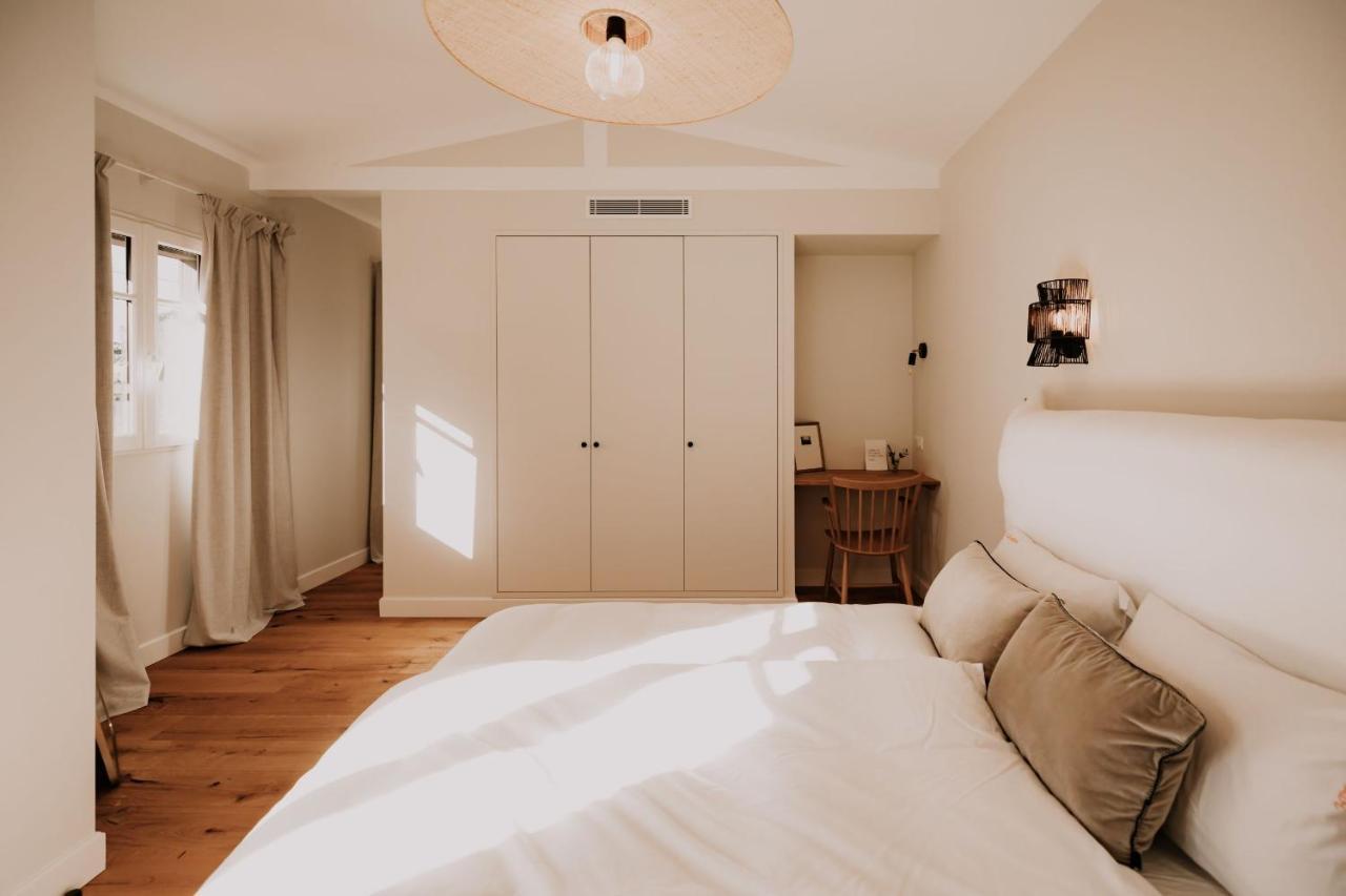 Chez Brens - Maison D'Hotes A La Hume กูฌ็อง-เมสทราส ภายนอก รูปภาพ