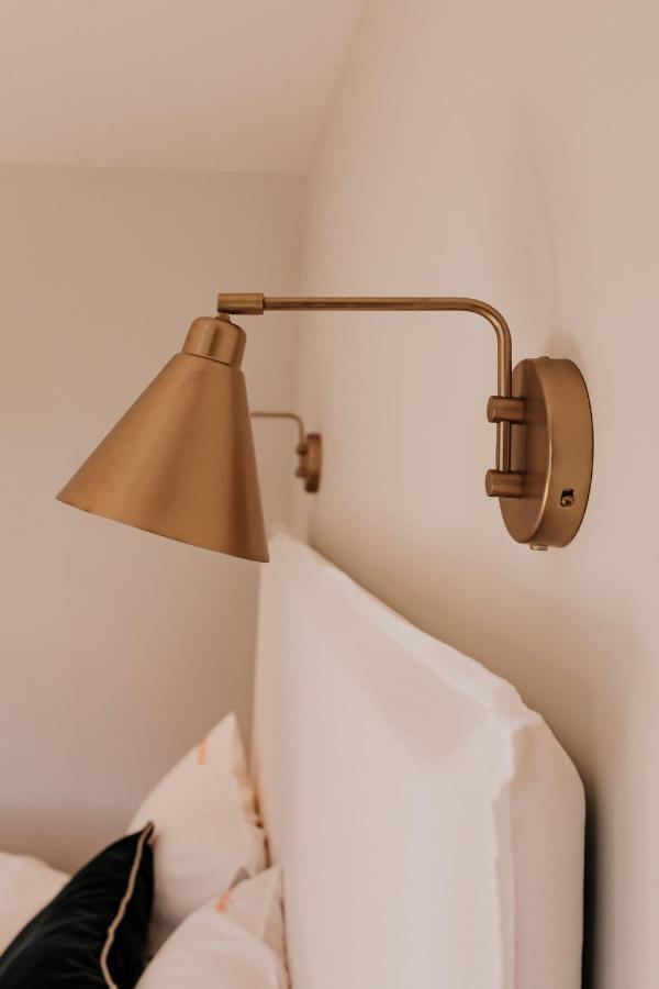 Chez Brens - Maison D'Hotes A La Hume กูฌ็อง-เมสทราส ภายนอก รูปภาพ